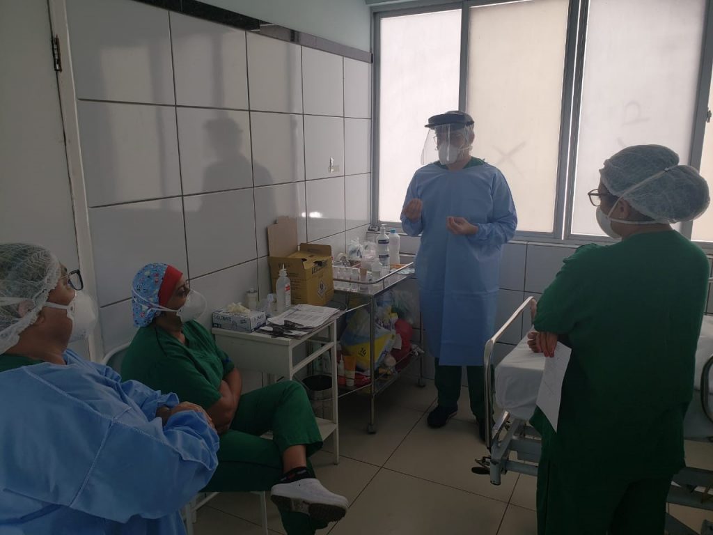 Equipe do Hospital do Monte Castelo que faz atendimento odontológico em pacientes com Covid